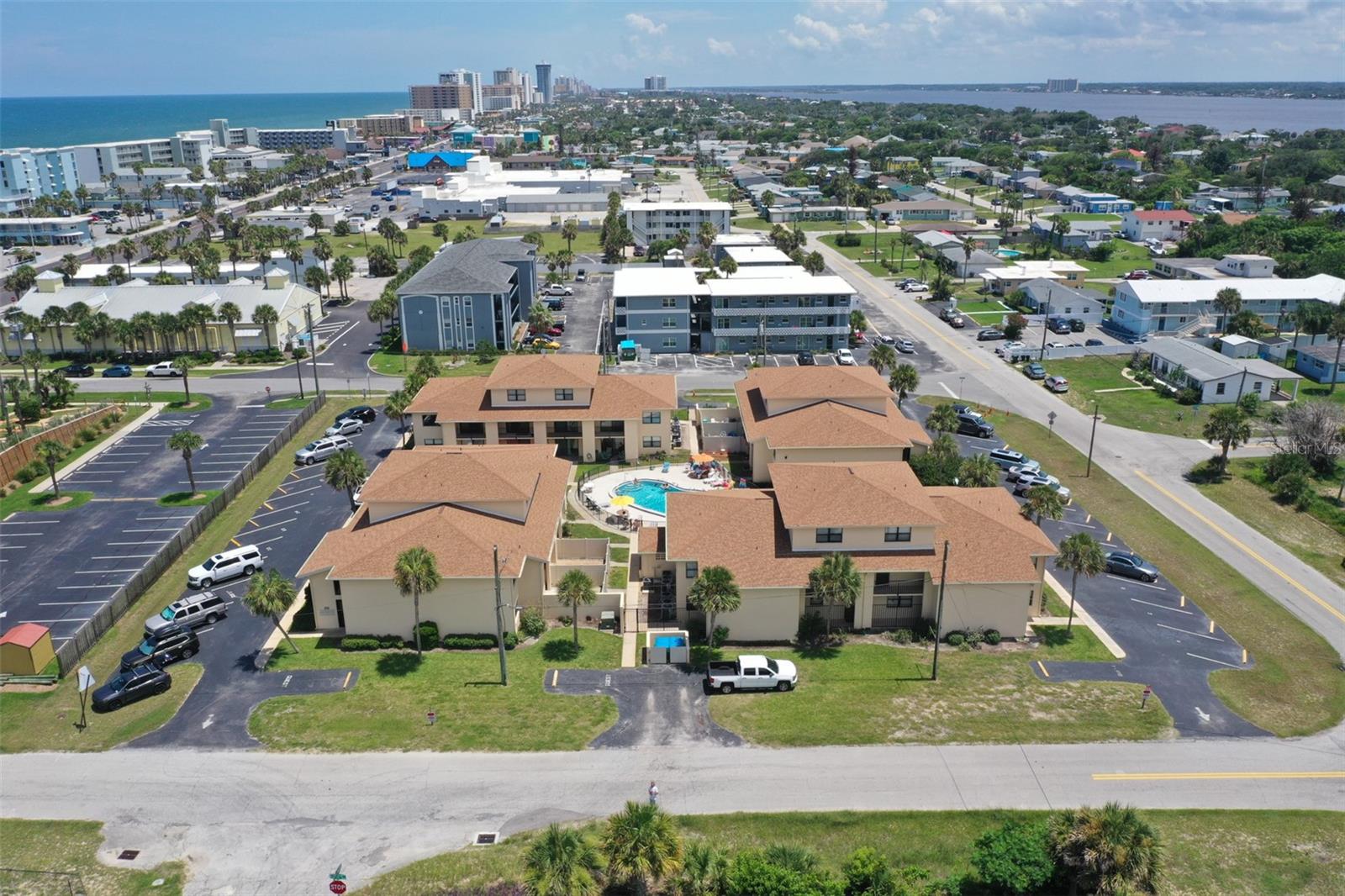 Condominium em DAYTONA BEACH SHORES, FL - Daniel Dourado