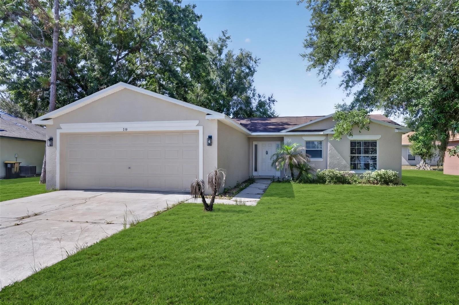 Single Family Residence in POINCIANA, FL - Daniel Dourado