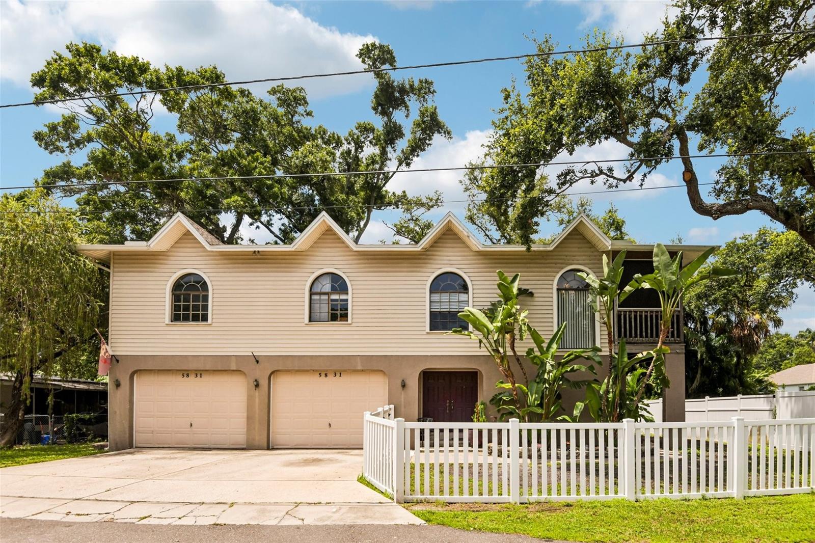 Single Family Residence em PINELLAS PARK, FL - Daniel Dourado