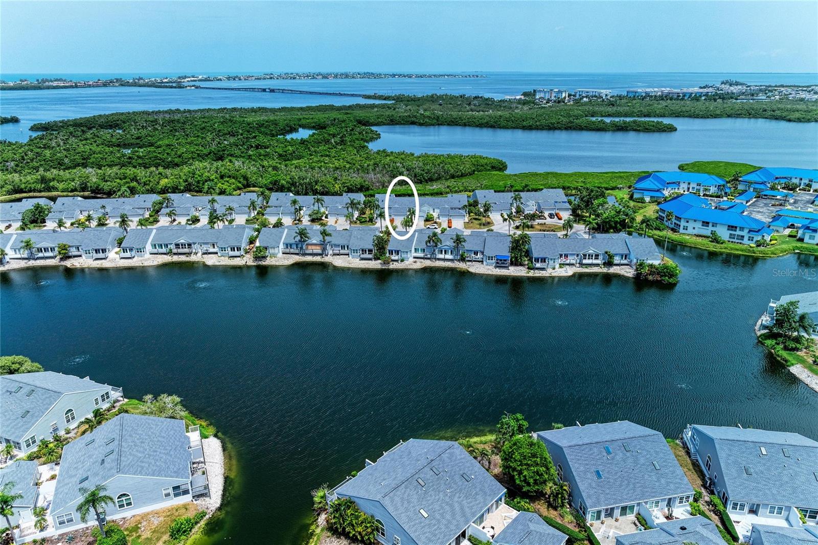Single Family Residence in BRADENTON, FL - Daniel Dourado