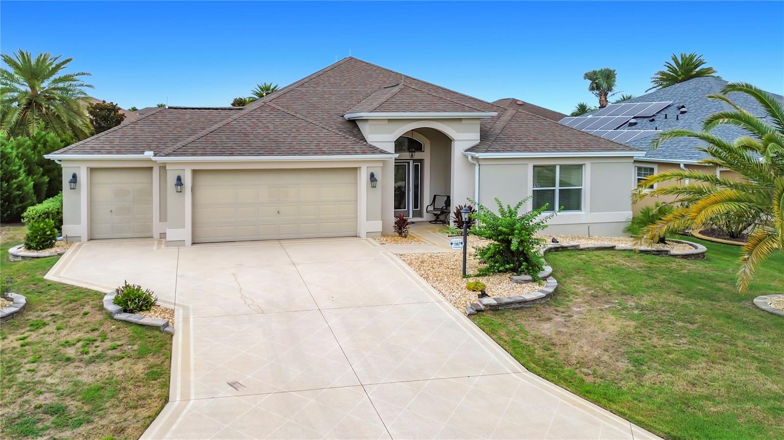 Single Family Residence in THE VILLAGES, FL - Daniel Dourado