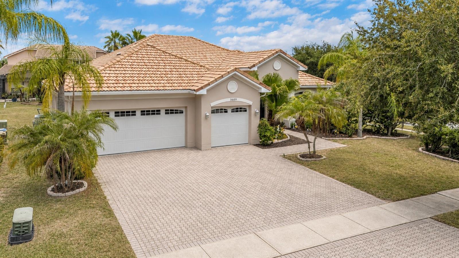 Single Family Residence em KISSIMMEE, FL - Daniel Dourado