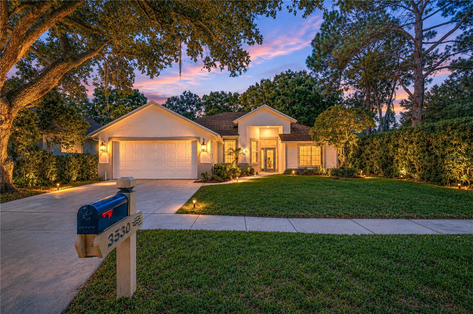 Single Family Residence in VALRICO, FL - Daniel Dourado