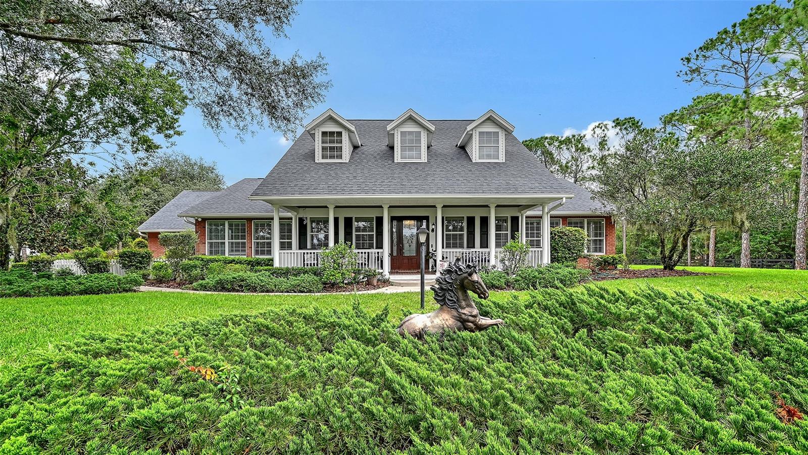 Single Family Residence in BRADENTON, FL - Daniel Dourado