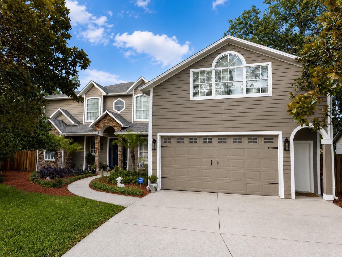 Single Family Residence in APOPKA, FL - Daniel Dourado