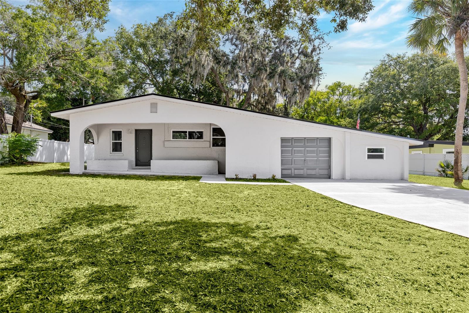 Single Family Residence in CASSELBERRY, FL - Daniel Dourado