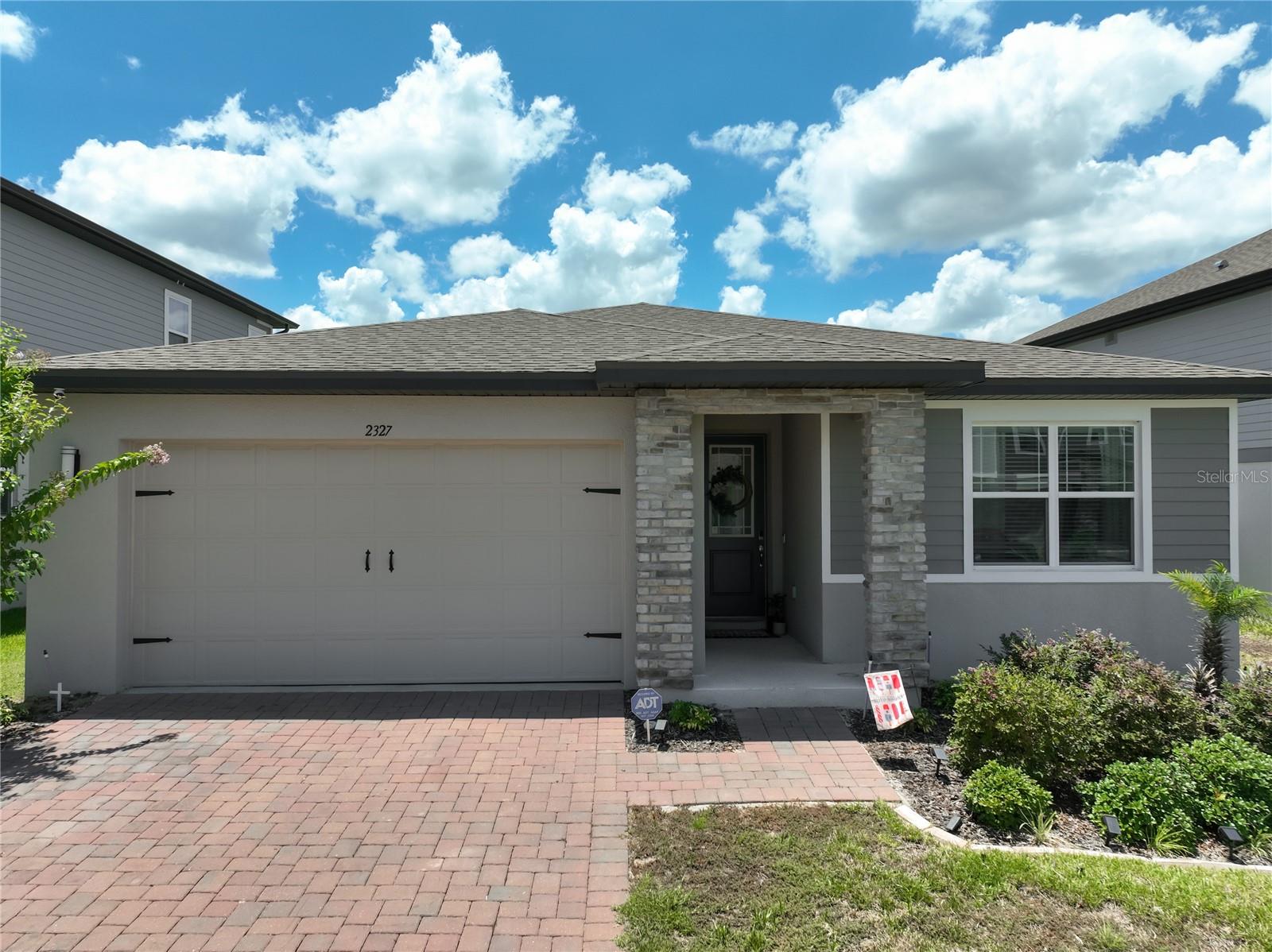 Single Family Residence in MINNEOLA, FL - Daniel Dourado
