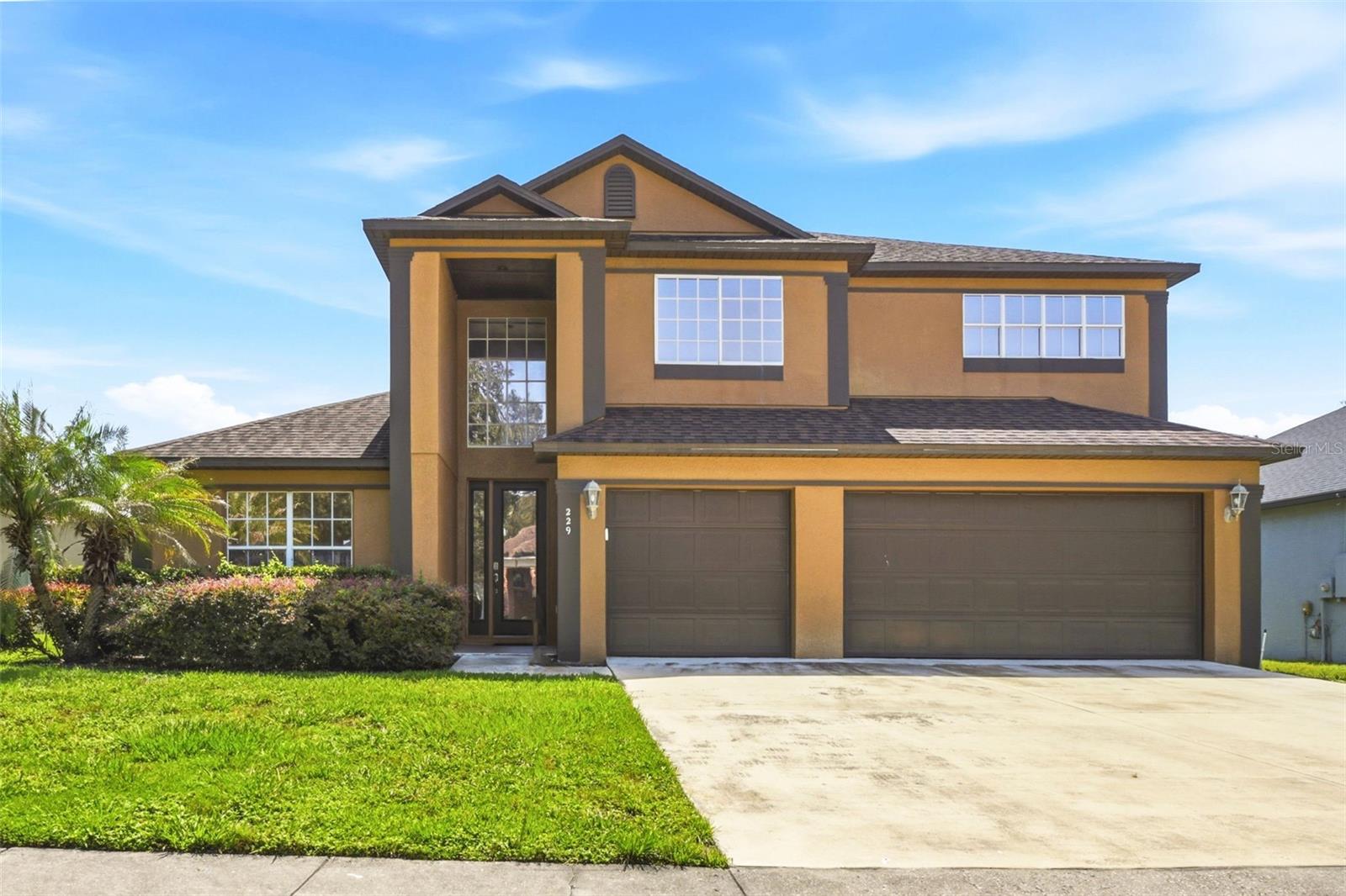 Single Family Residence in CASSELBERRY, FL - Daniel Dourado