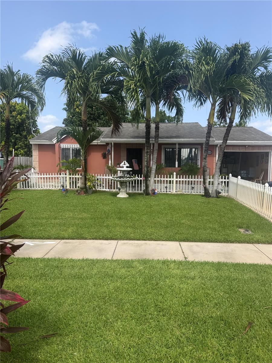 Single Family Residence em ROYAL PALM BEACH, FL - Daniel Dourado