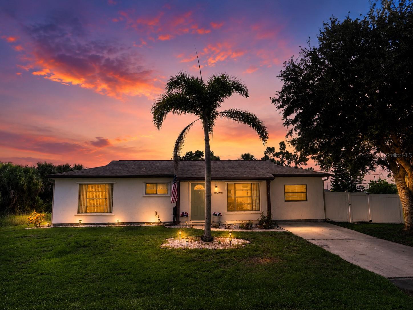 Single Family Residence in PORT CHARLOTTE, FL - Daniel Dourado