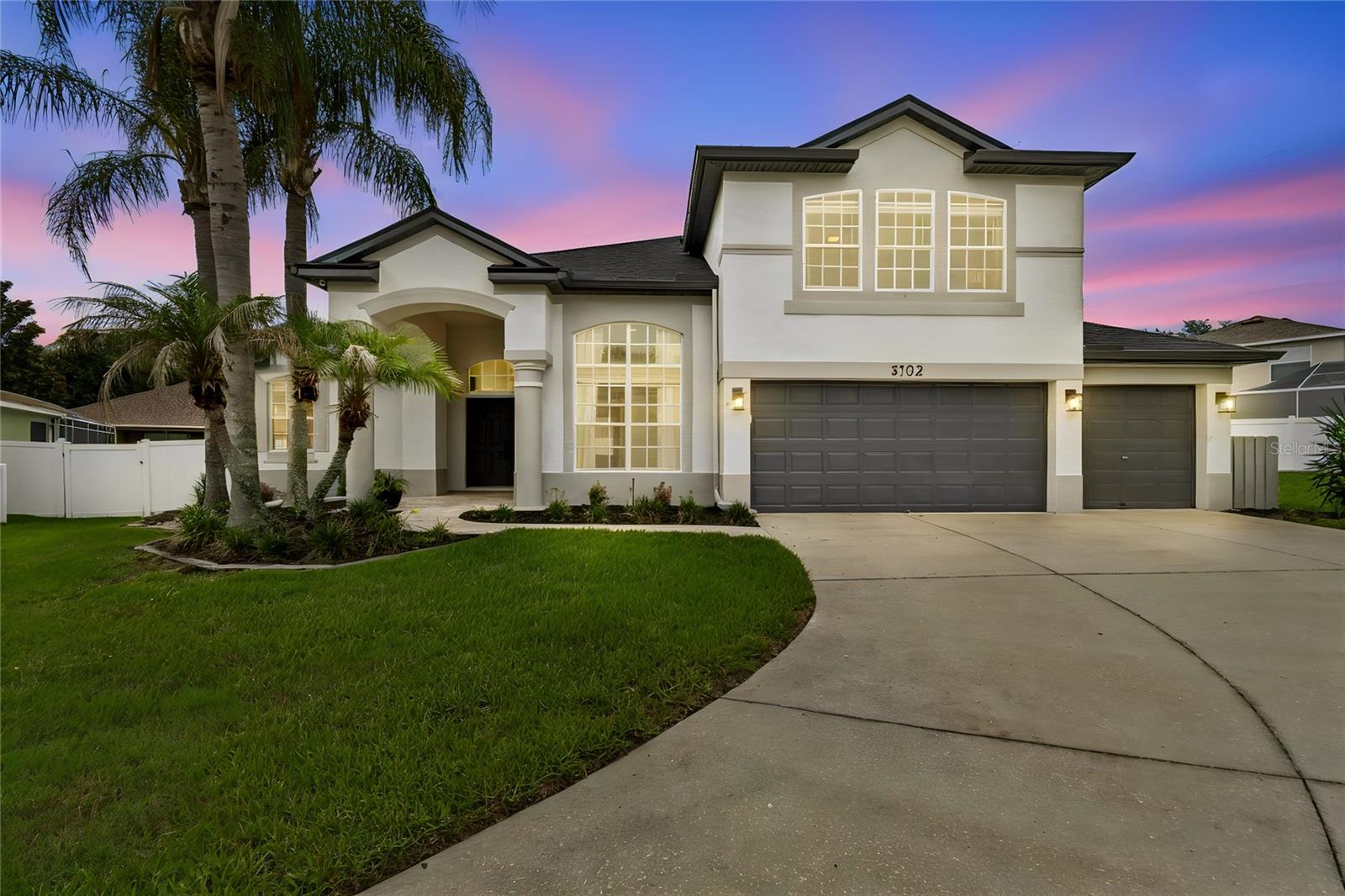 Single Family Residence in VALRICO, FL - Daniel Dourado