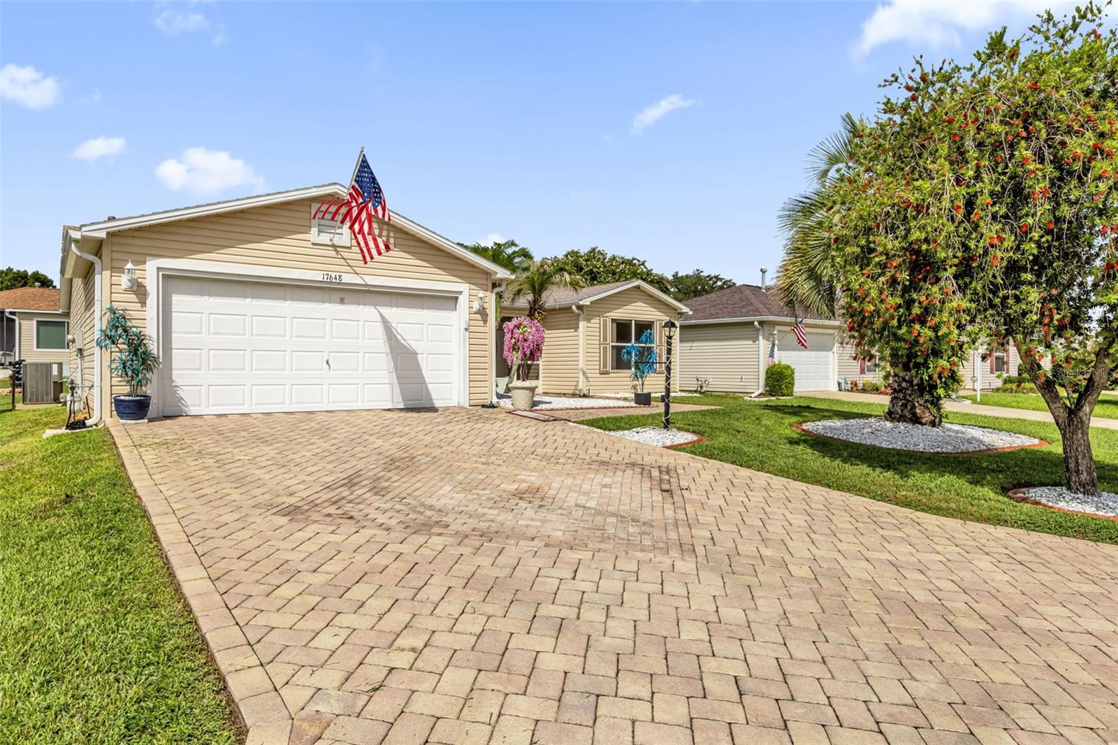 Single Family Residence in THE VILLAGES, FL - Daniel Dourado