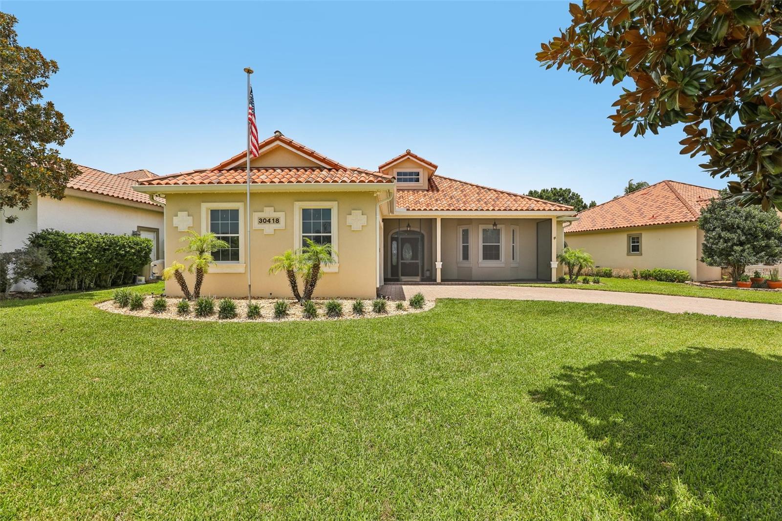Single Family Residence in DEER ISLAND, FL - Daniel Dourado