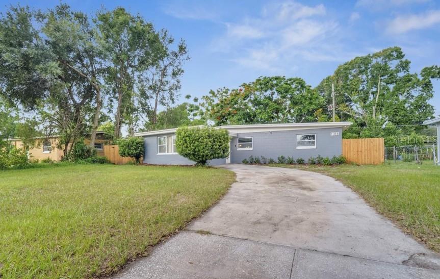 Single Family Residence in ORLANDO, FL - Daniel Dourado