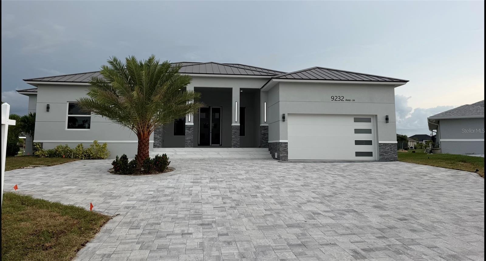 Single Family Residence in PORT CHARLOTTE, FL - Daniel Dourado