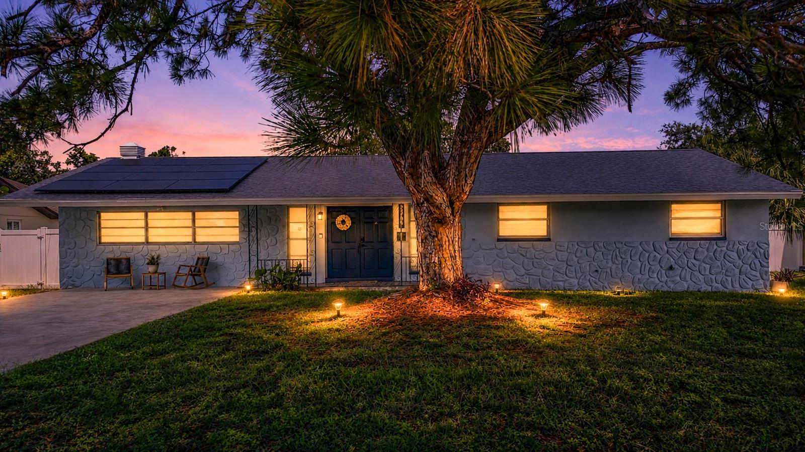 Single Family Residence in ST PETERSBURG, FL - Daniel Dourado