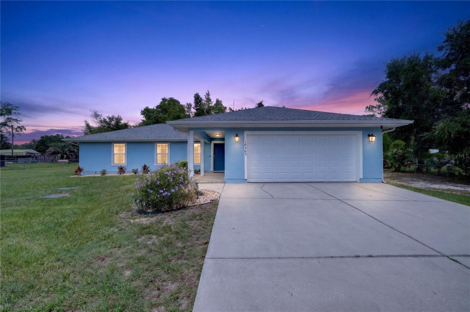 Single Family Residence in SUMMERFIELD, FL - Daniel Dourado