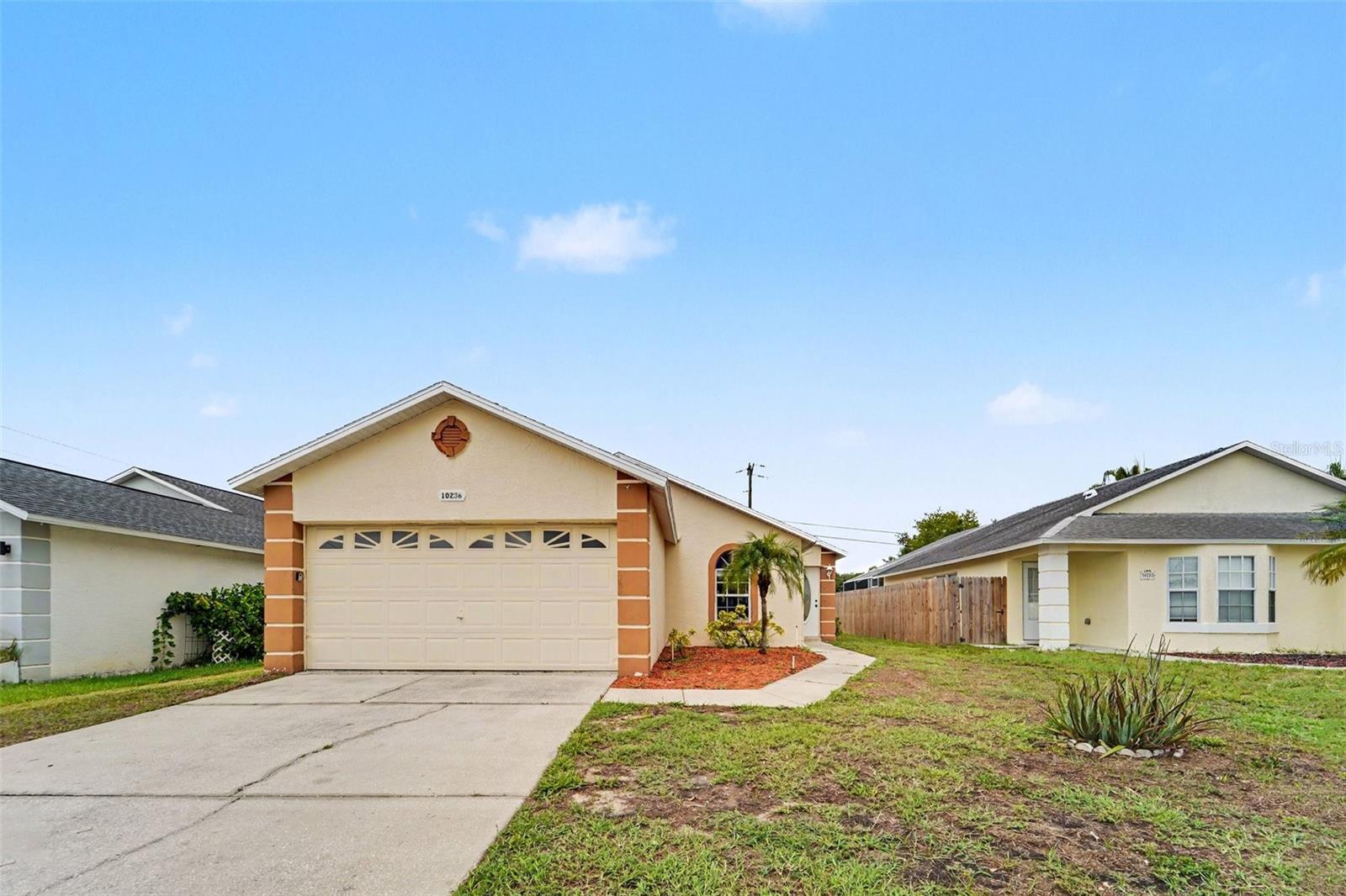 Single Family Residence in PORT RICHEY, FL - Daniel Dourado
