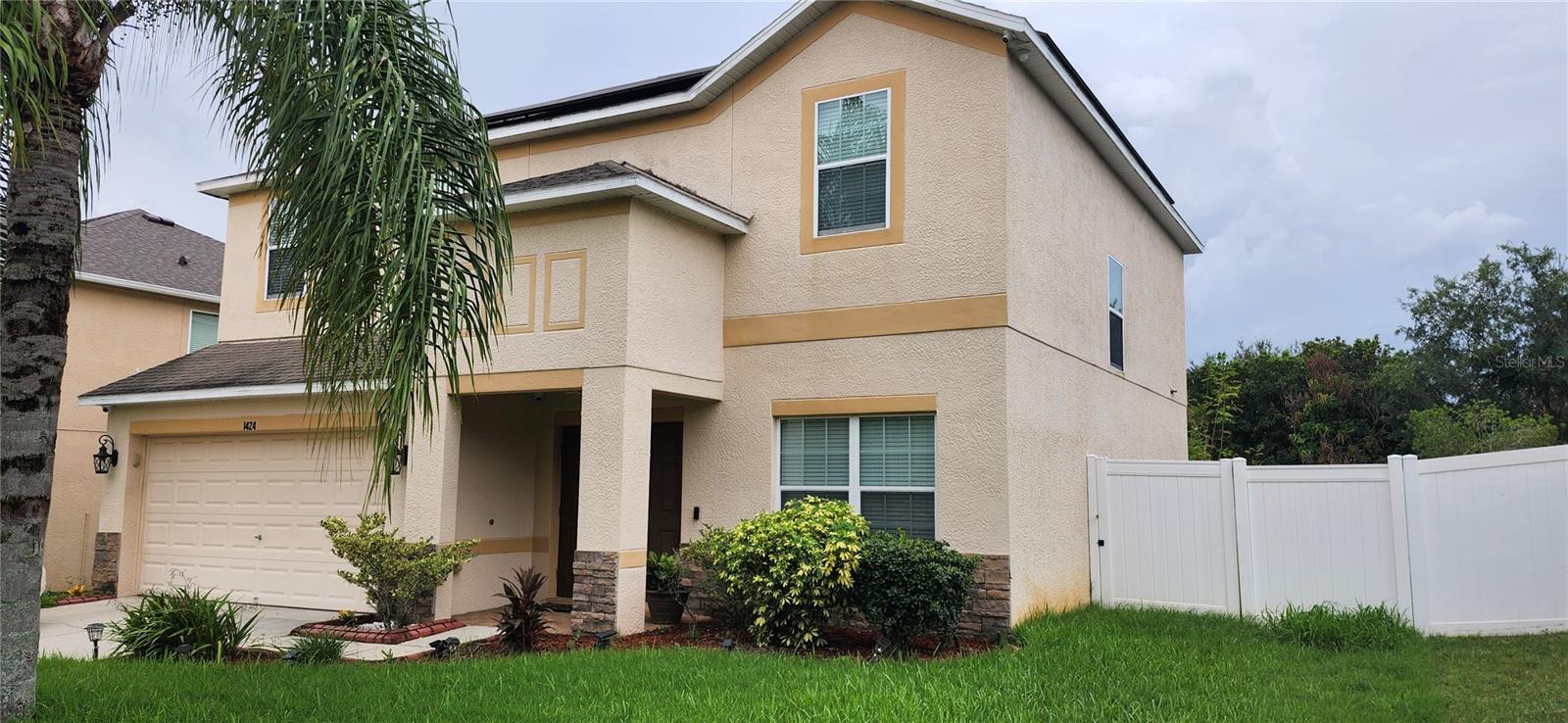 Single Family Residence in VALRICO, FL - Daniel Dourado