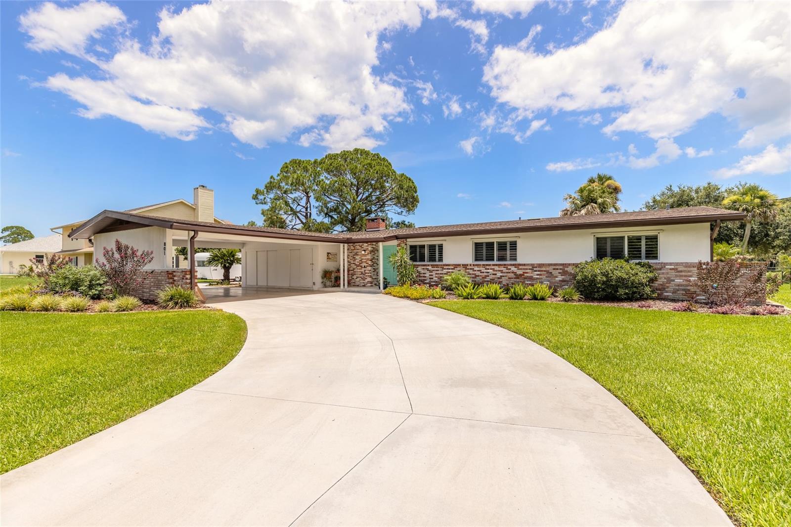 Single Family Residence in NEW SMYRNA BEACH, FL - Daniel Dourado