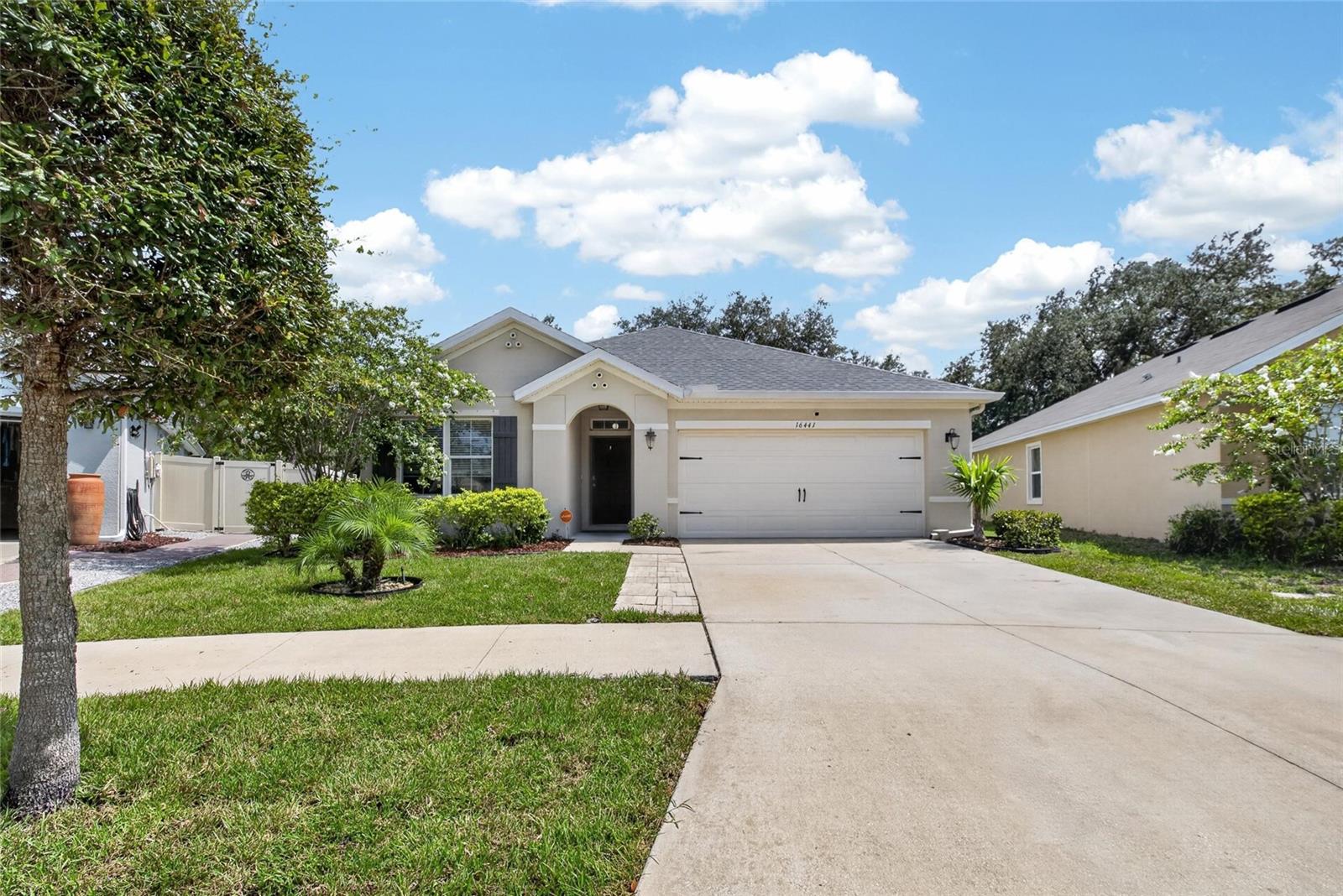 Single Family Residence in WIMAUMA, FL - Daniel Dourado