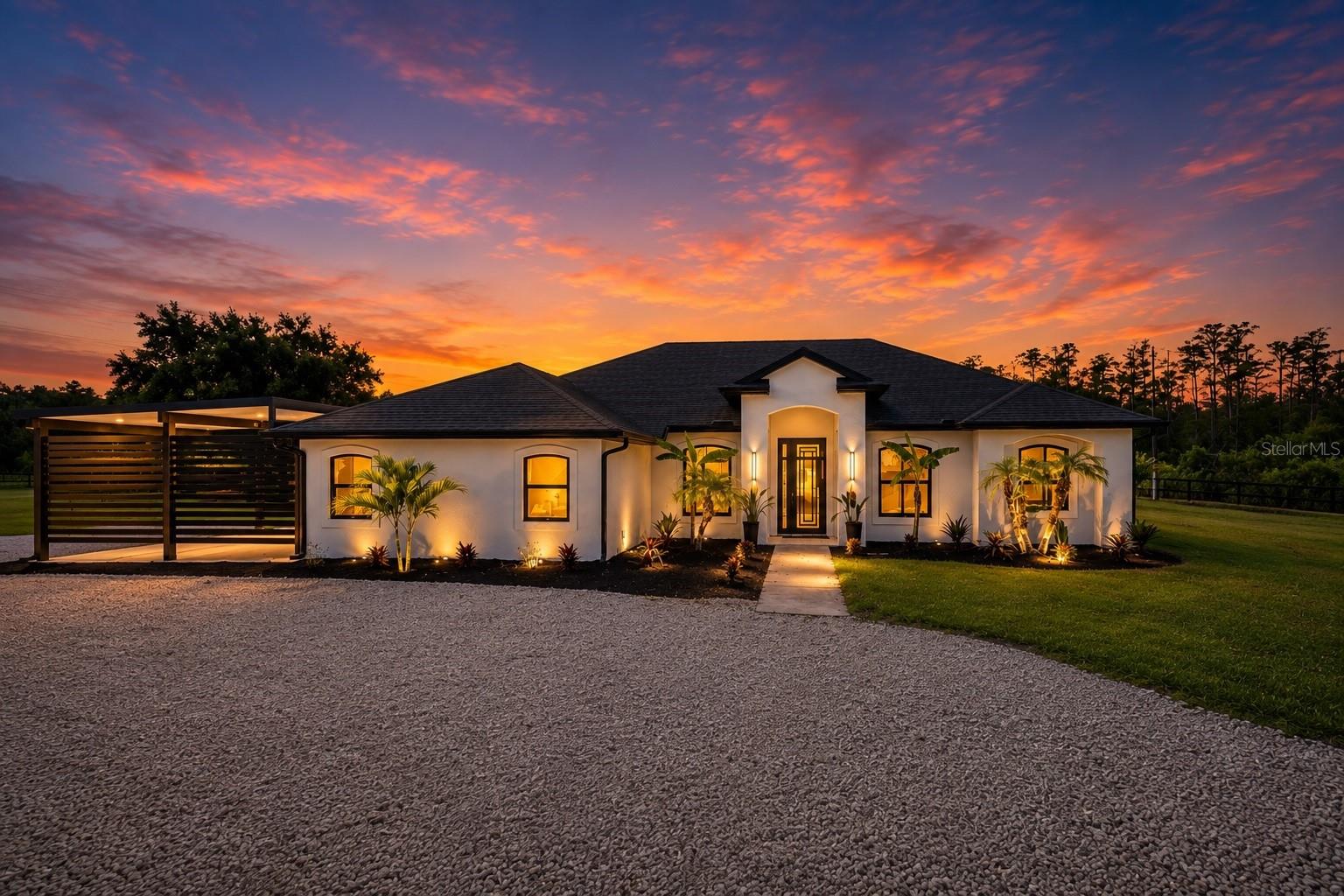 Single Family Residence in ORLANDO, FL - Daniel Dourado