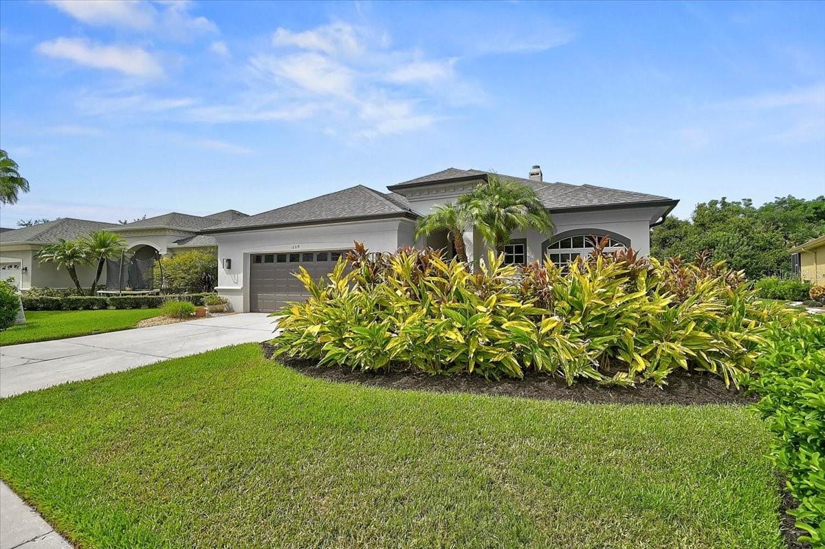 Single Family Residence in BRADENTON, FL - Daniel Dourado