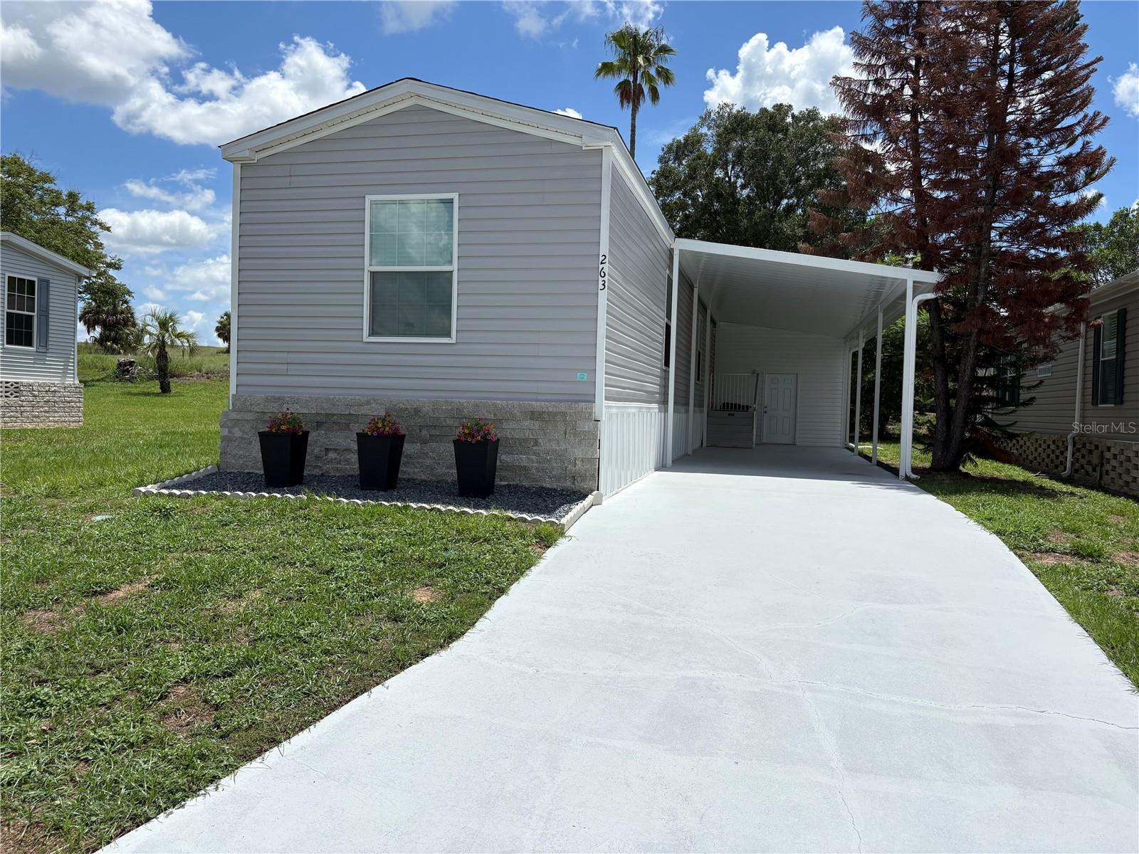 Manufactured Home in LAKE WALES, FL - Daniel Dourado
