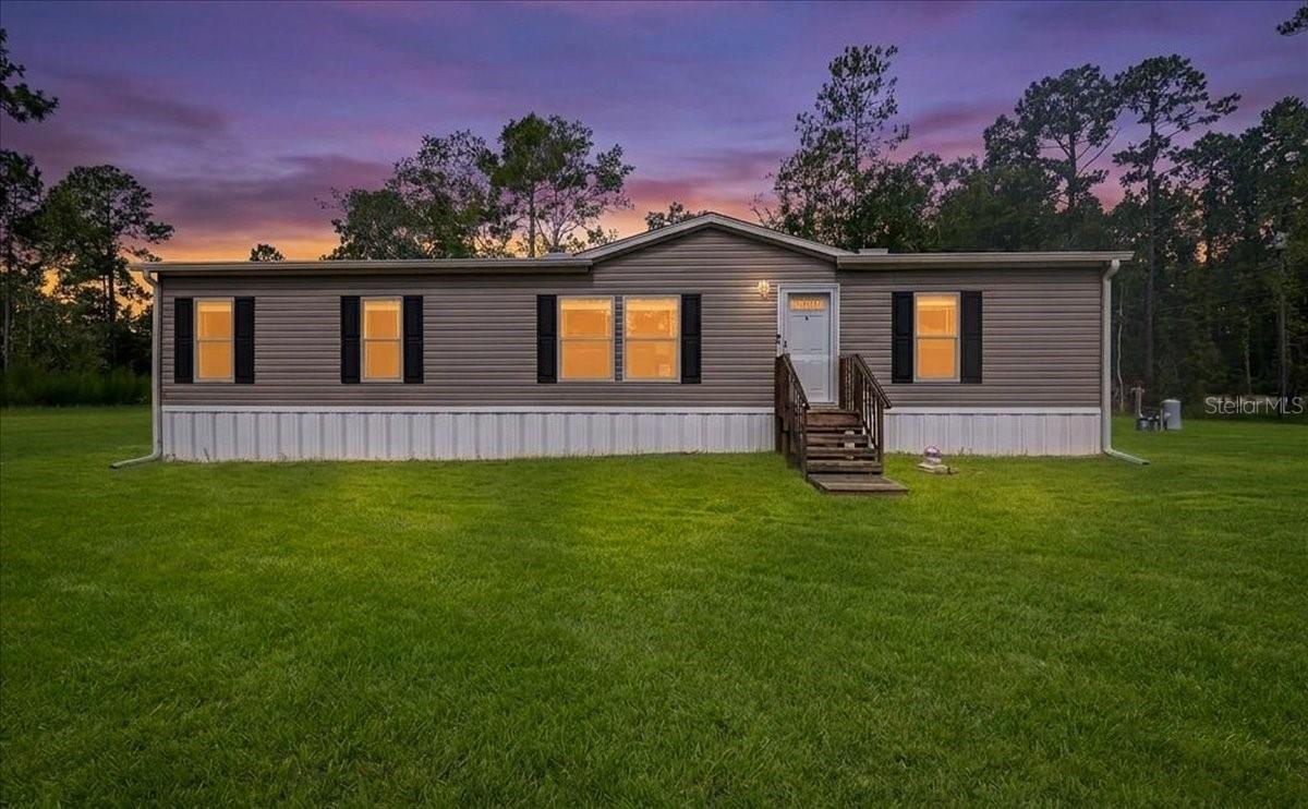 Manufactured Home in CITRA, FL - Daniel Dourado