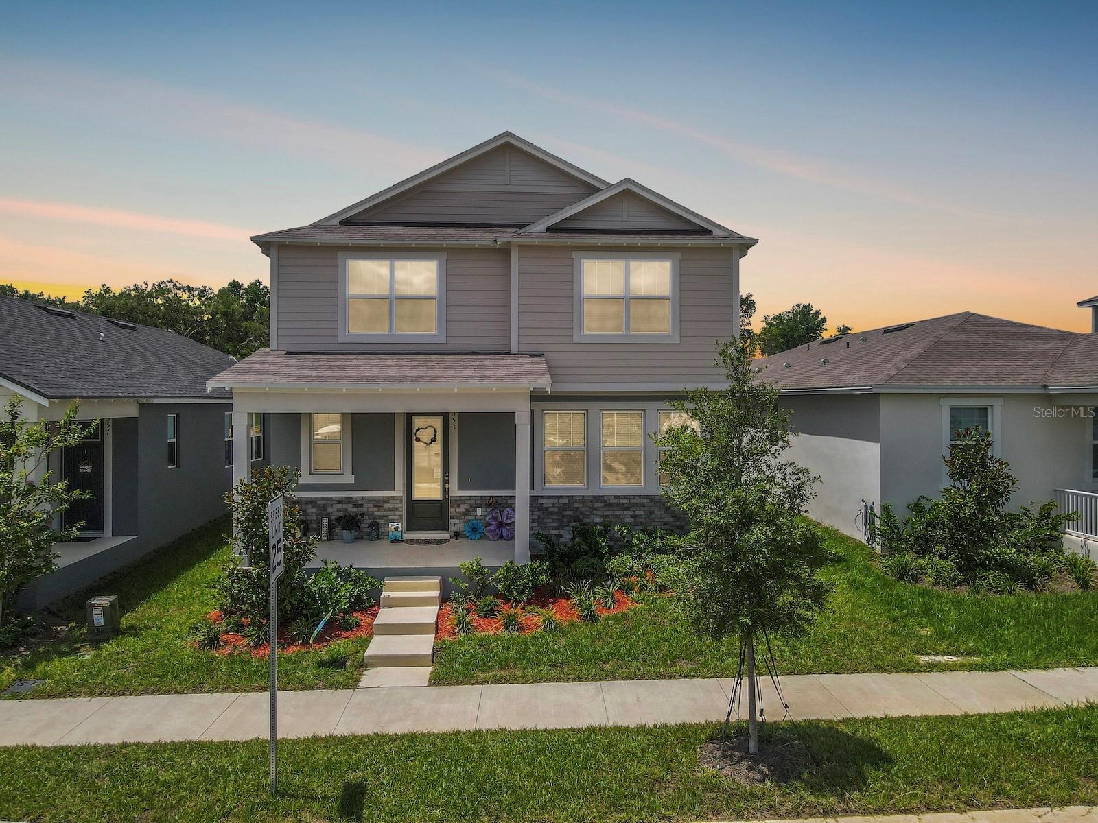 Single Family Residence in GROVELAND, FL - Daniel Dourado