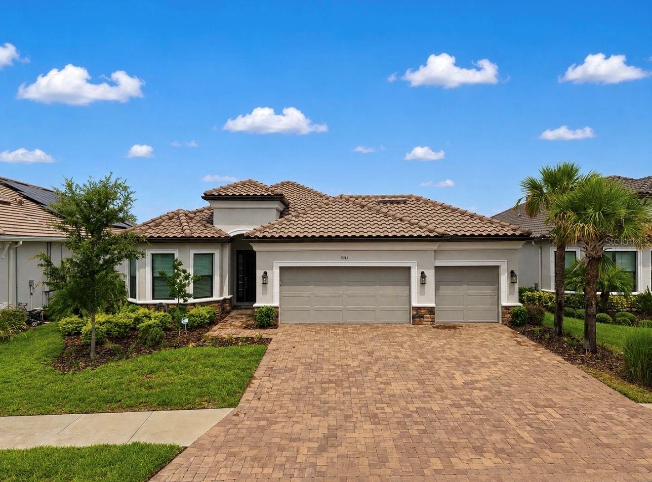 Single Family Residence in PALMETTO, FL - Daniel Dourado