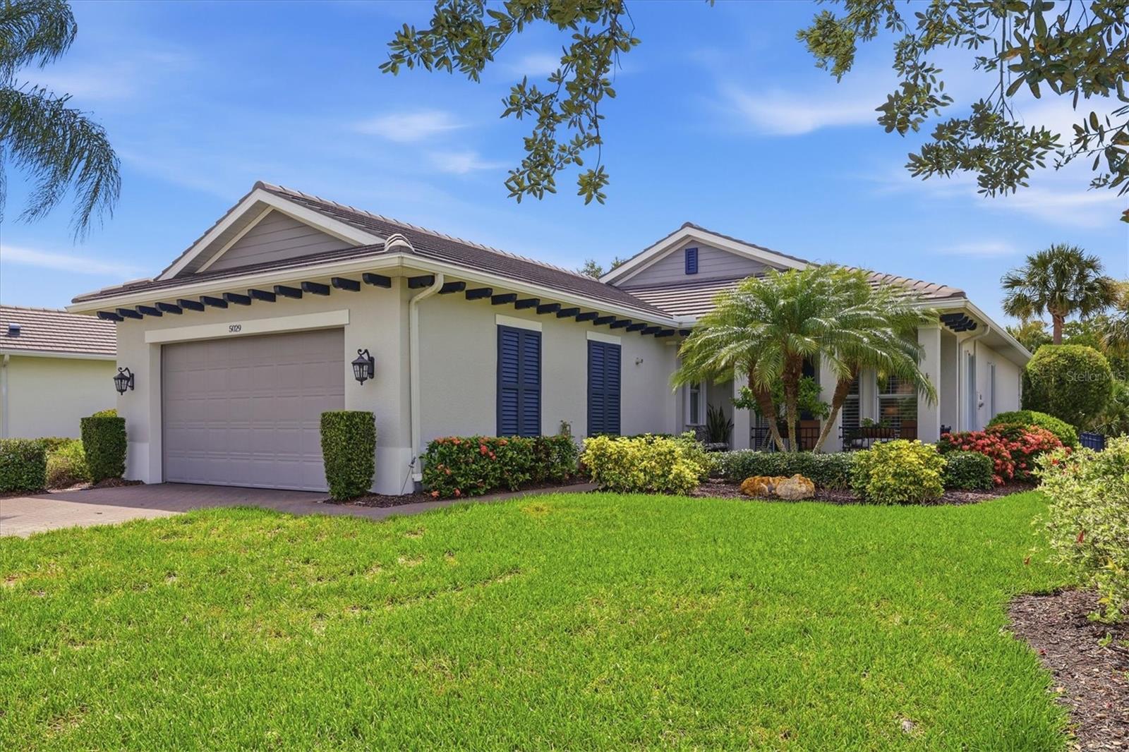 Single Family Residence in BRADENTON, FL - Daniel Dourado
