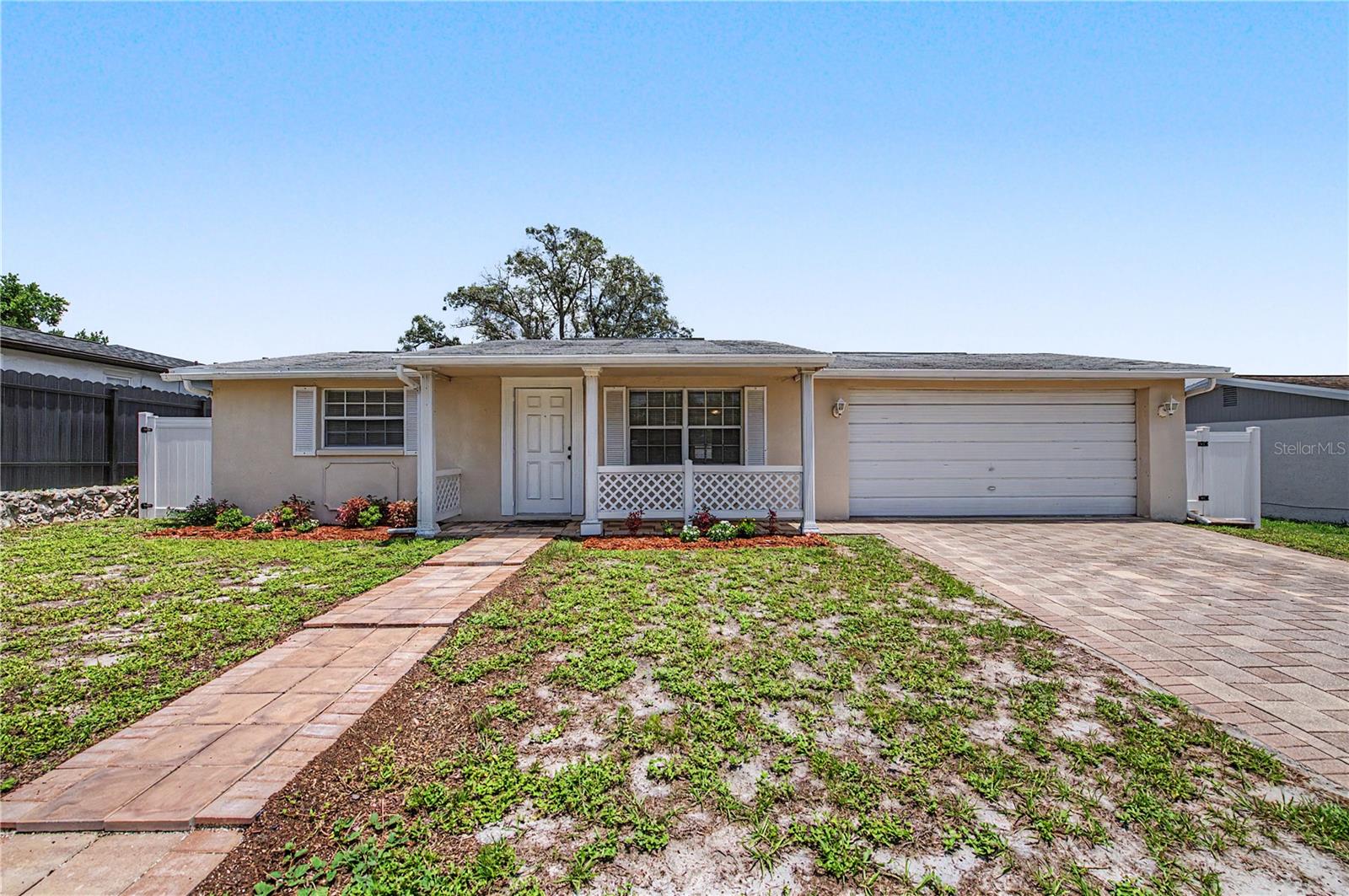 Single Family Residence in PORT RICHEY, FL - Daniel Dourado