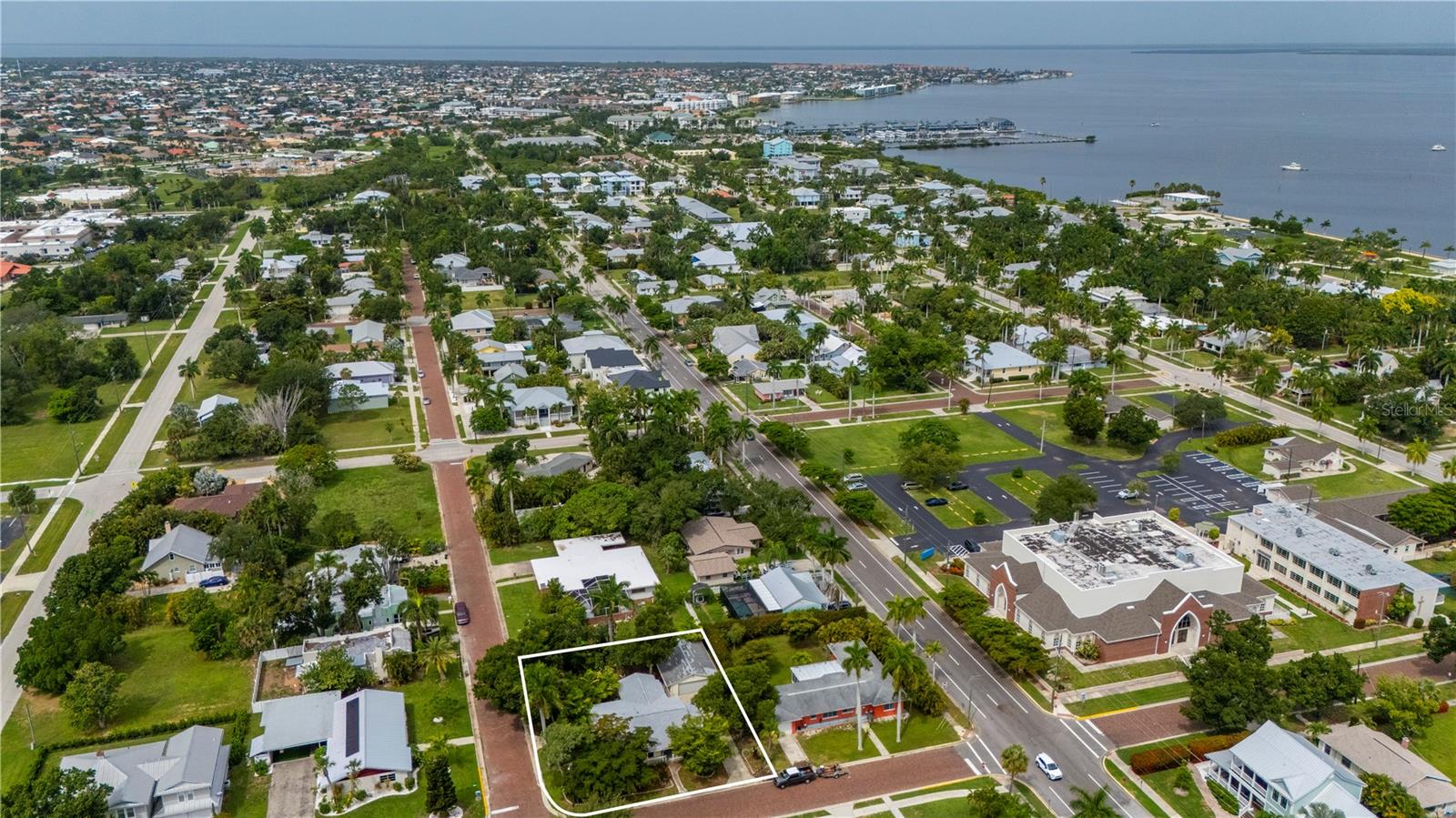 Single Family Residence em PUNTA GORDA, FL - Daniel Dourado