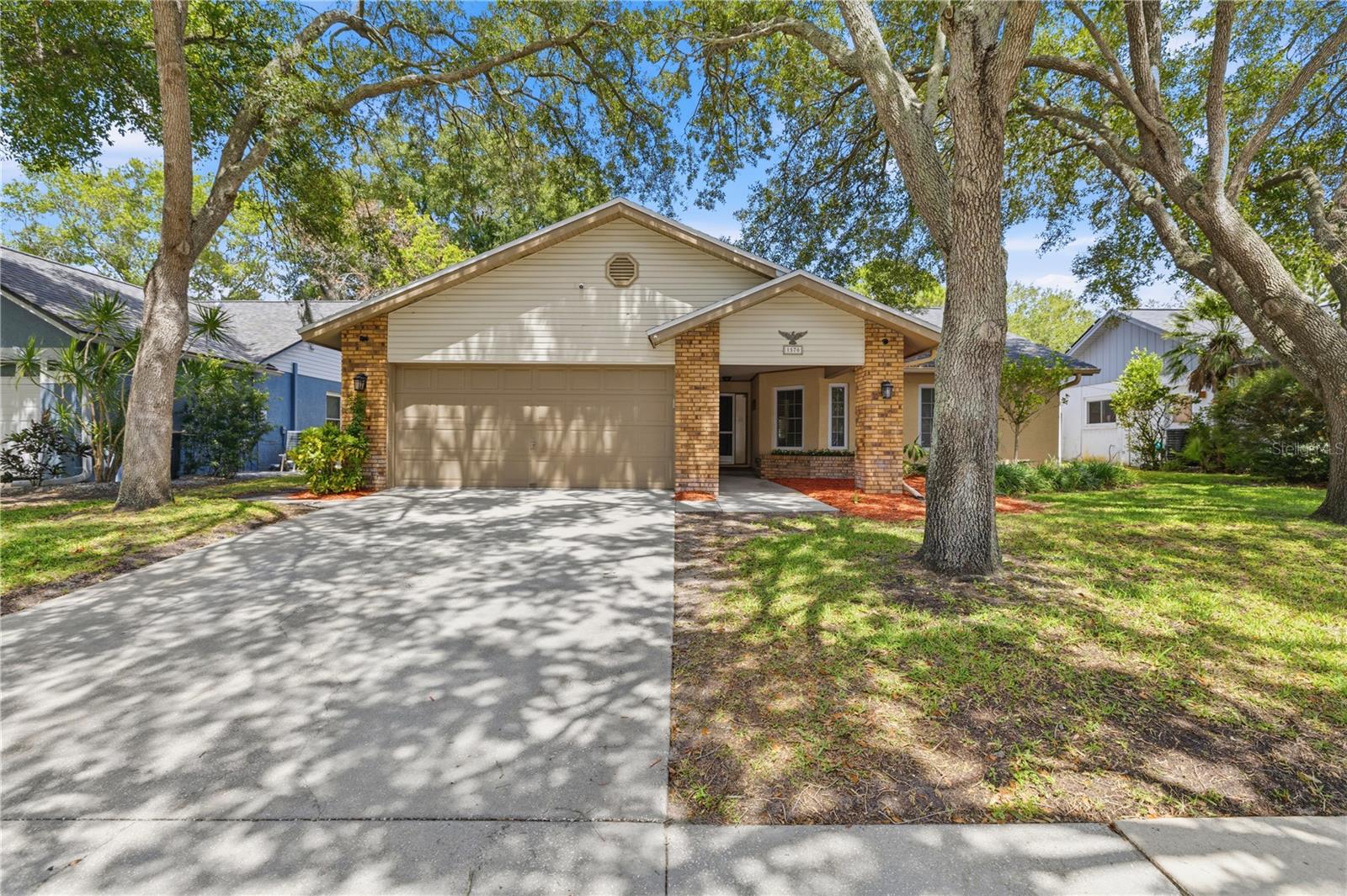 Single Family Residence in TARPON SPRINGS, FL - Daniel Dourado