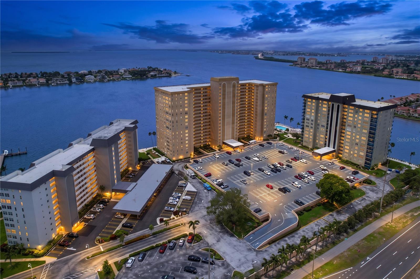 Condominium in ST PETERSBURG, FL - Daniel Dourado