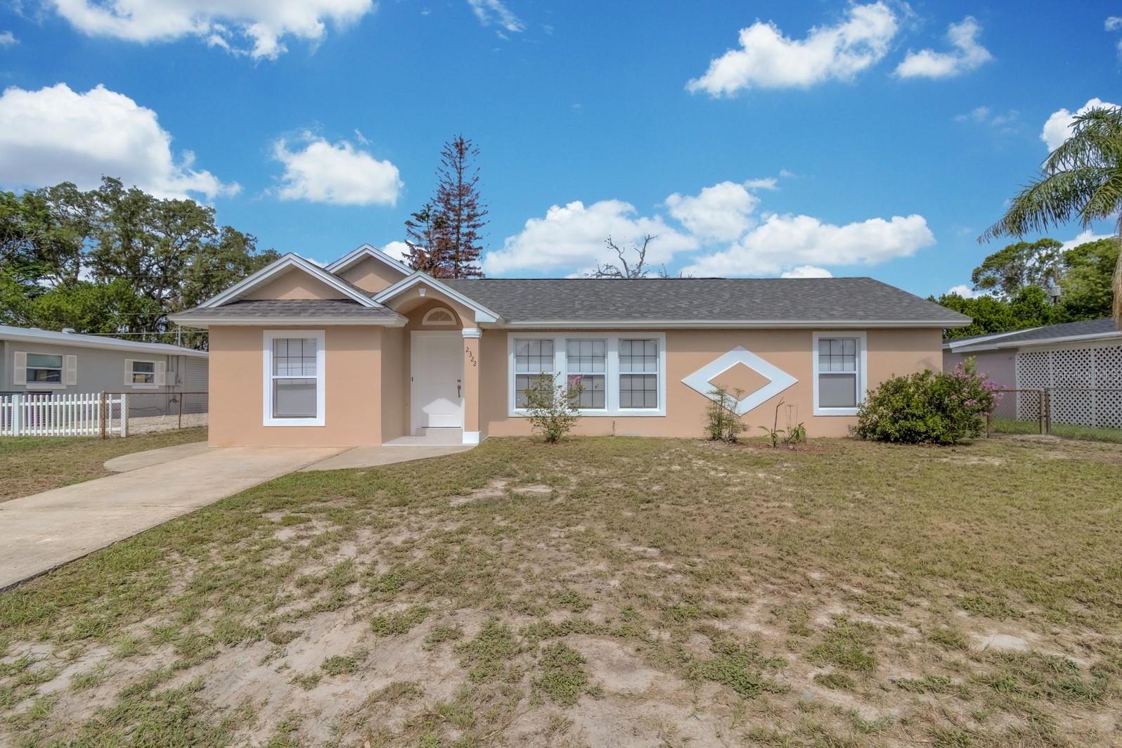 Single Family Residence in ORLANDO, FL - Daniel Dourado