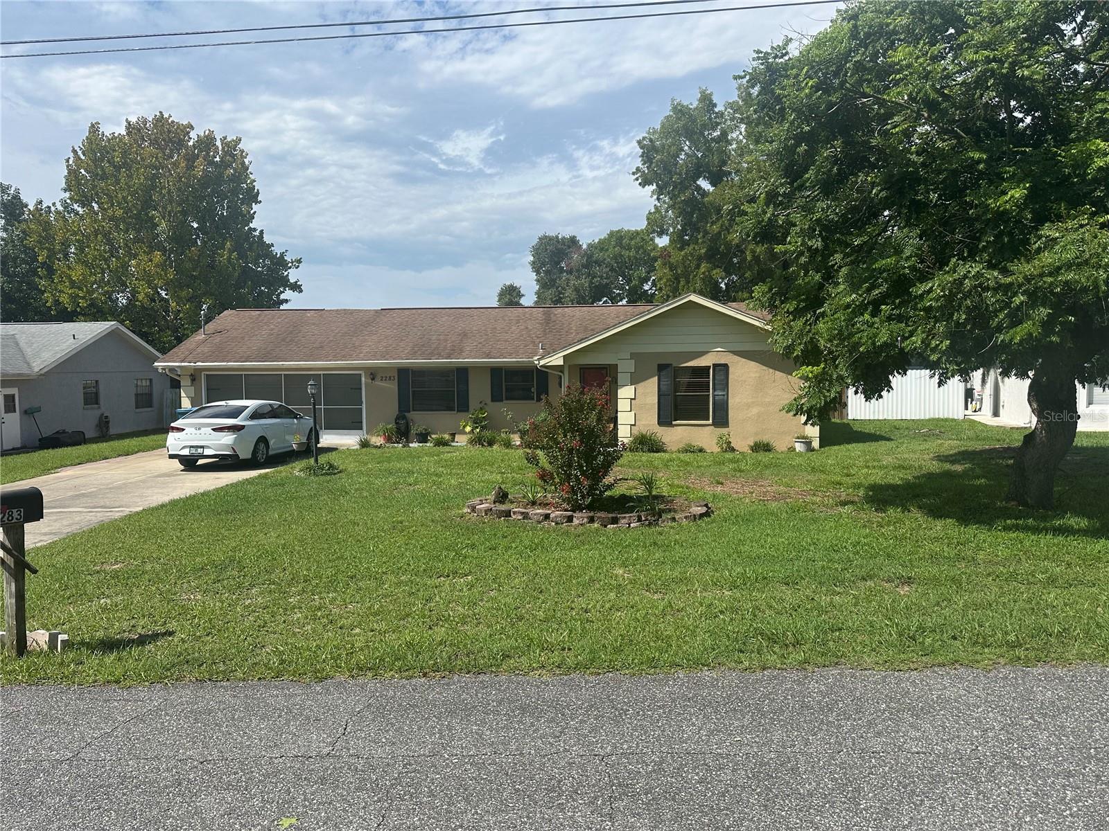 Single Family Residence em SPRING HILL, FL - Daniel Dourado
