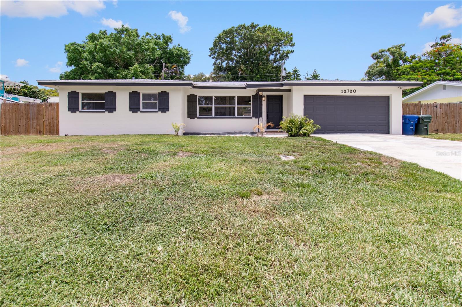 Single Family Residence em LARGO, FL - Daniel Dourado