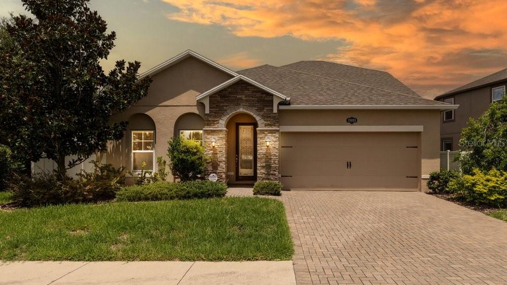 Single Family Residence in LUTZ, FL - Daniel Dourado