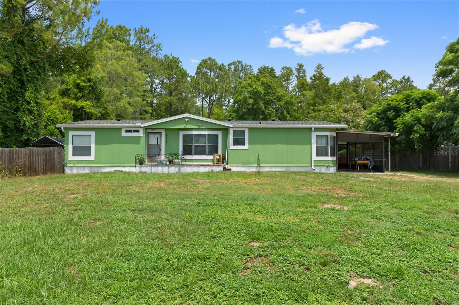 Manufactured Home in HOMOSASSA, FL - Daniel Dourado