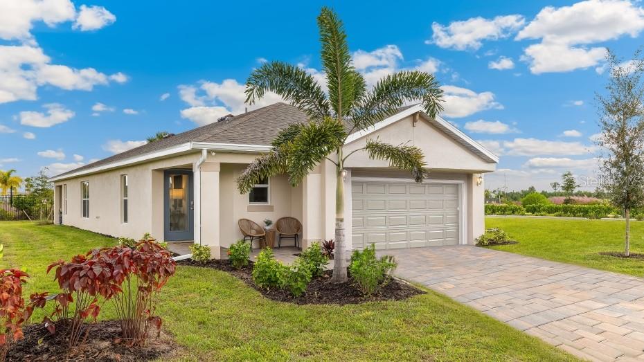 Single Family Residence in PORT CHARLOTTE, FL - Daniel Dourado