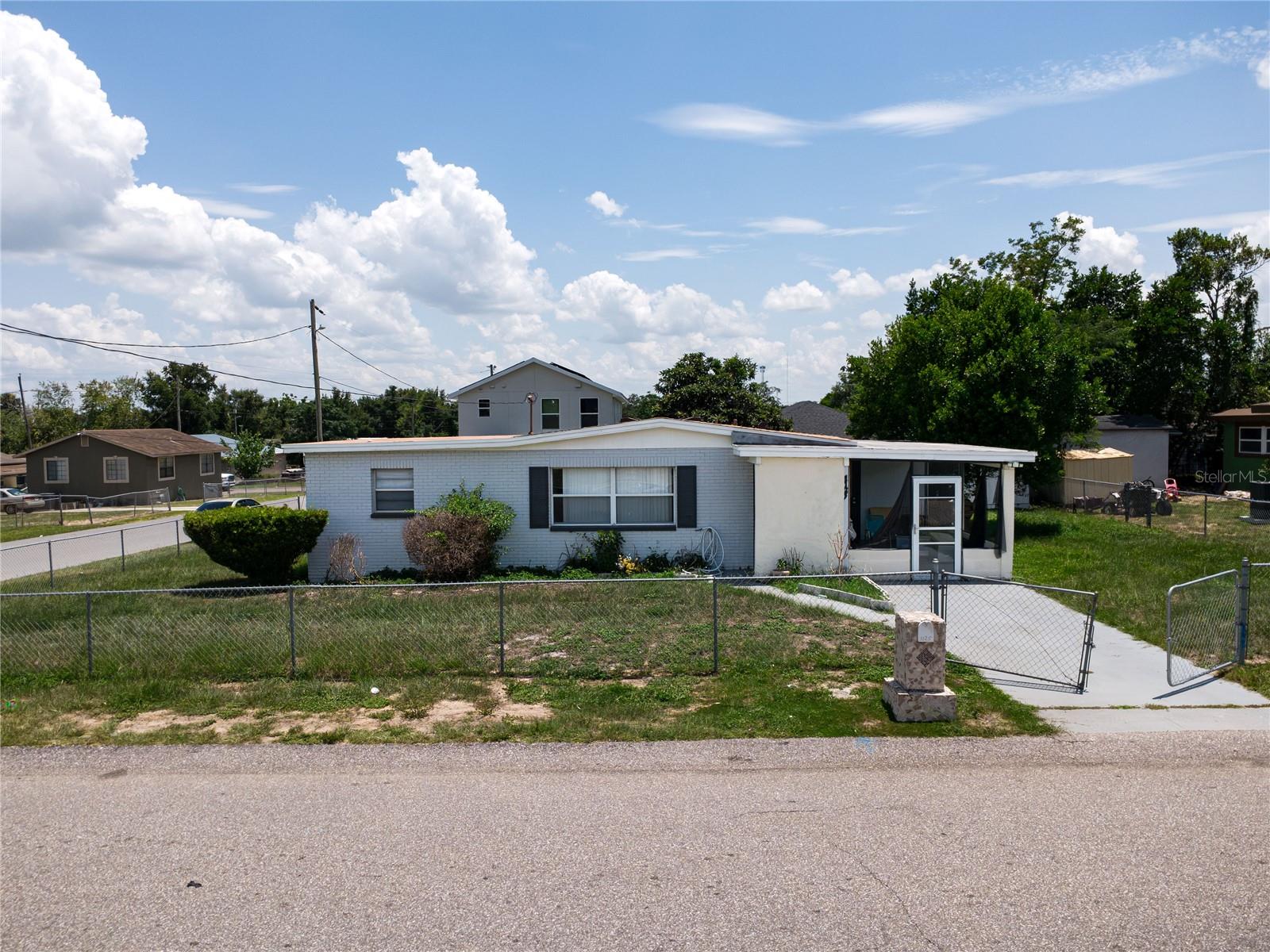 Single Family Residence in HAINES CITY, FL - Daniel Dourado