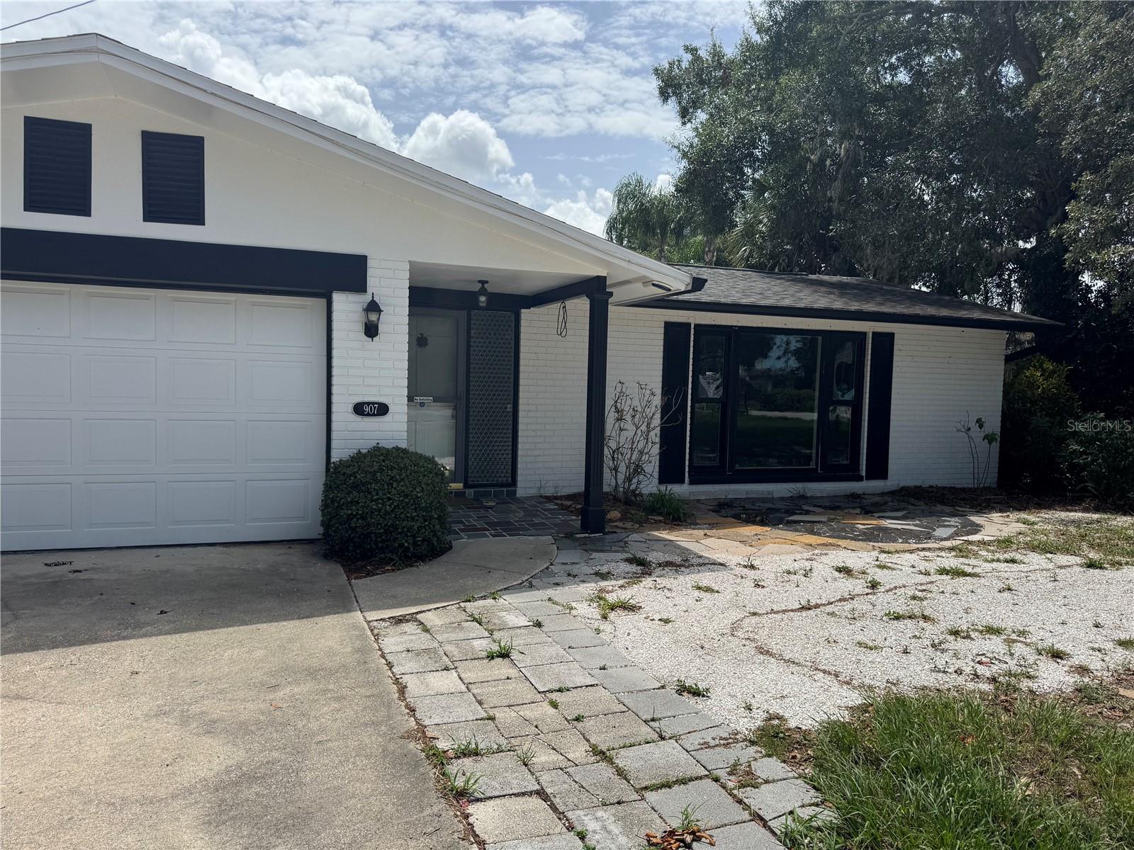 Single Family Residence in TARPON SPRINGS, FL - Daniel Dourado