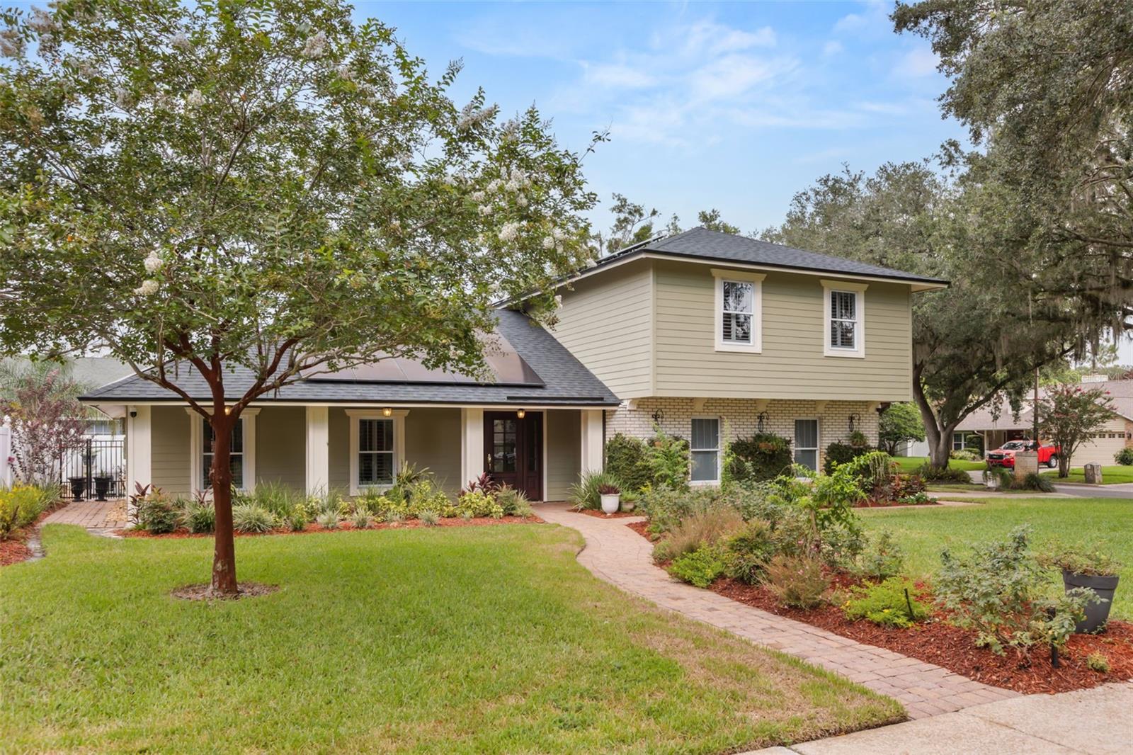 Single Family Residence in ORLANDO, FL - Daniel Dourado
