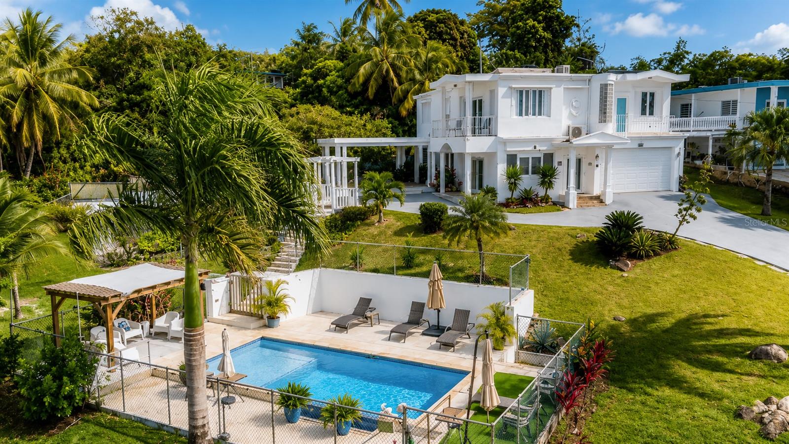 Single Family Residence in RIO GRANDE, PR - Daniel Dourado