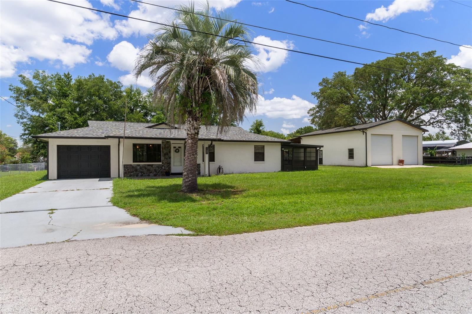 Single Family Residence em BELLEVIEW, FL - Daniel Dourado