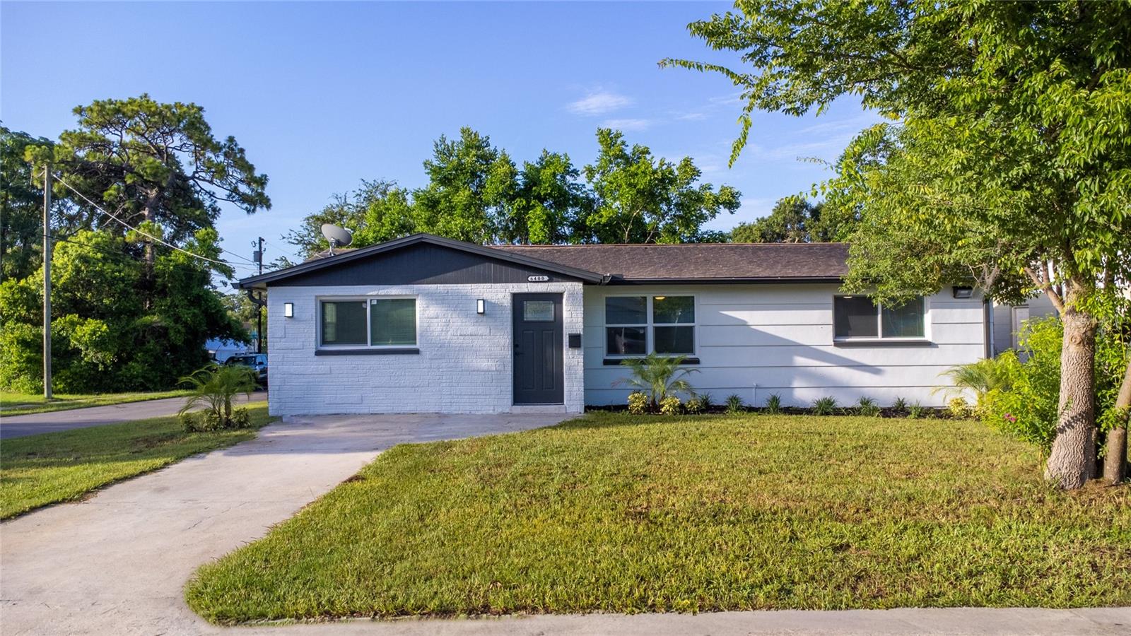 Single Family Residence in NEW PORT RICHEY, FL - Daniel Dourado
