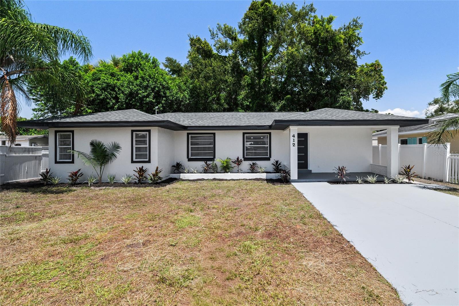 Single Family Residence in PALMETTO, FL - Daniel Dourado