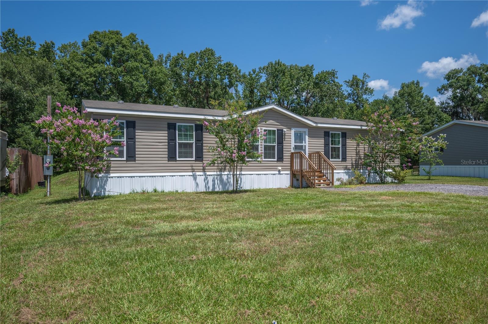 Manufactured Home in LAKELAND, FL - Daniel Dourado